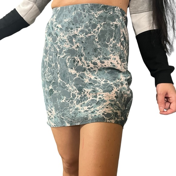 Women's Aritzia Babaton Mini Slip Skirt Size 0 - Picture 7 of 13